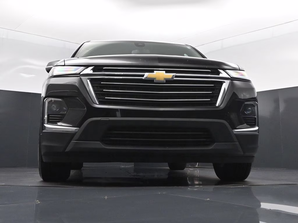 2024 Black Metallic Chevrolet Traverse Limited LT Cloth FWD SUV
