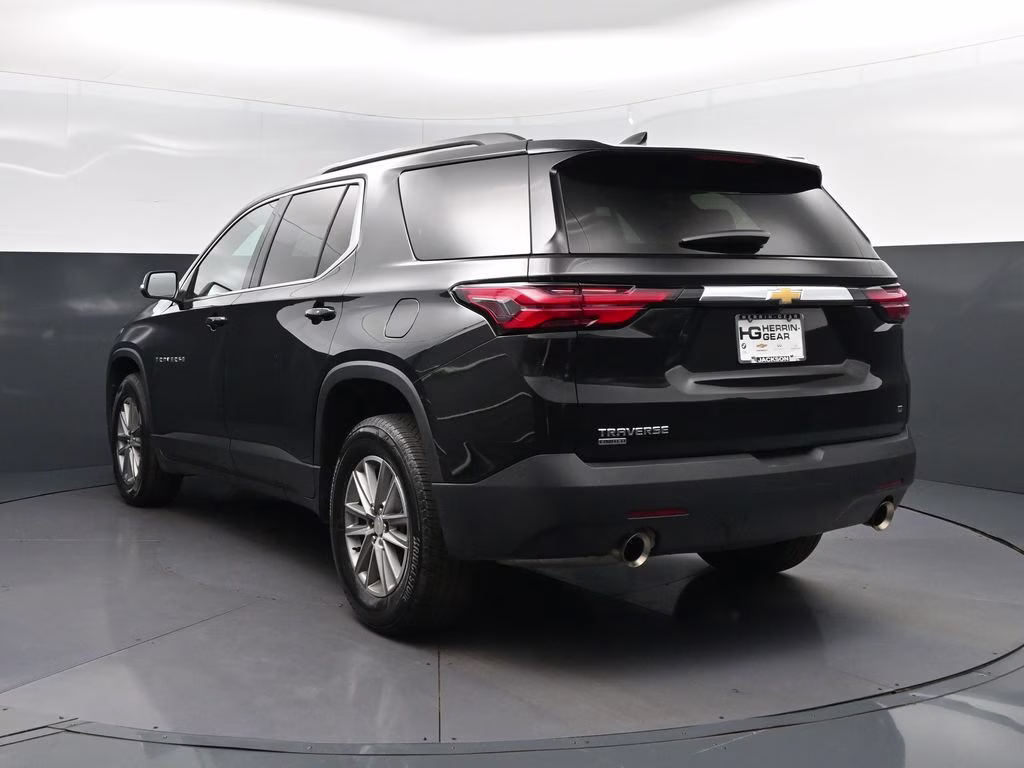 2024 Black Metallic Chevrolet Traverse Limited LT Cloth FWD SUV