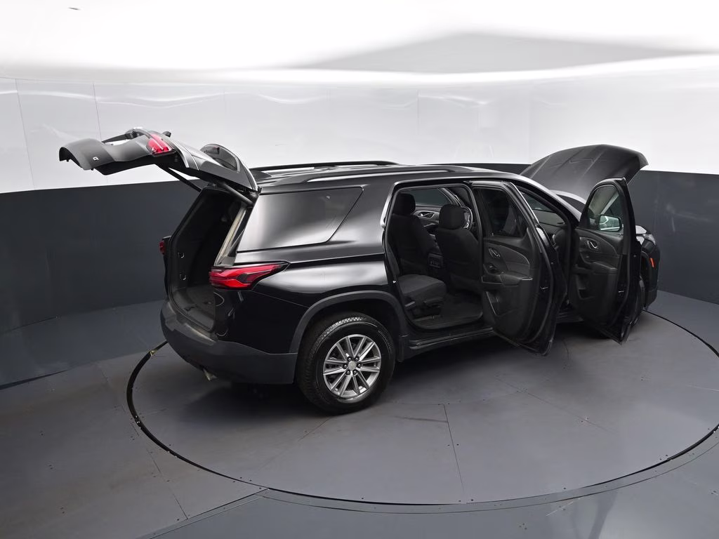 2024 Black Metallic Chevrolet Traverse Limited LT Cloth FWD SUV