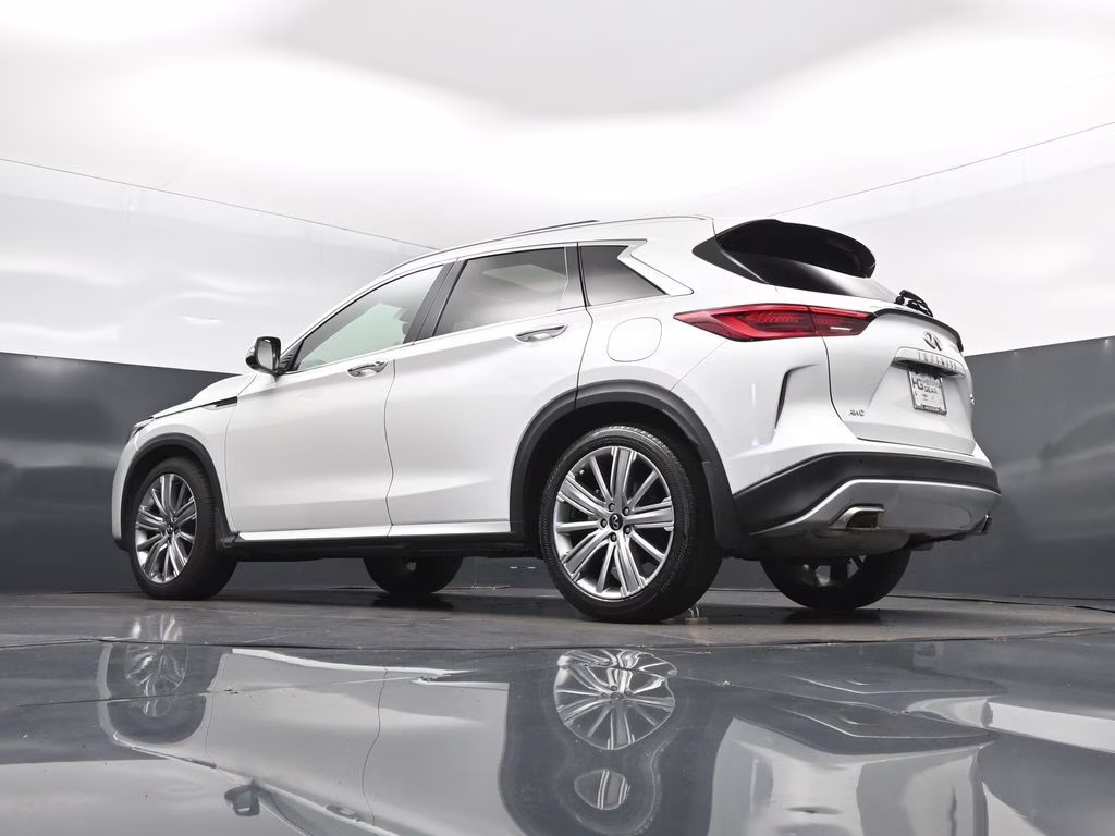 2023 White INFINITI QX50 Sensory AWD SUV