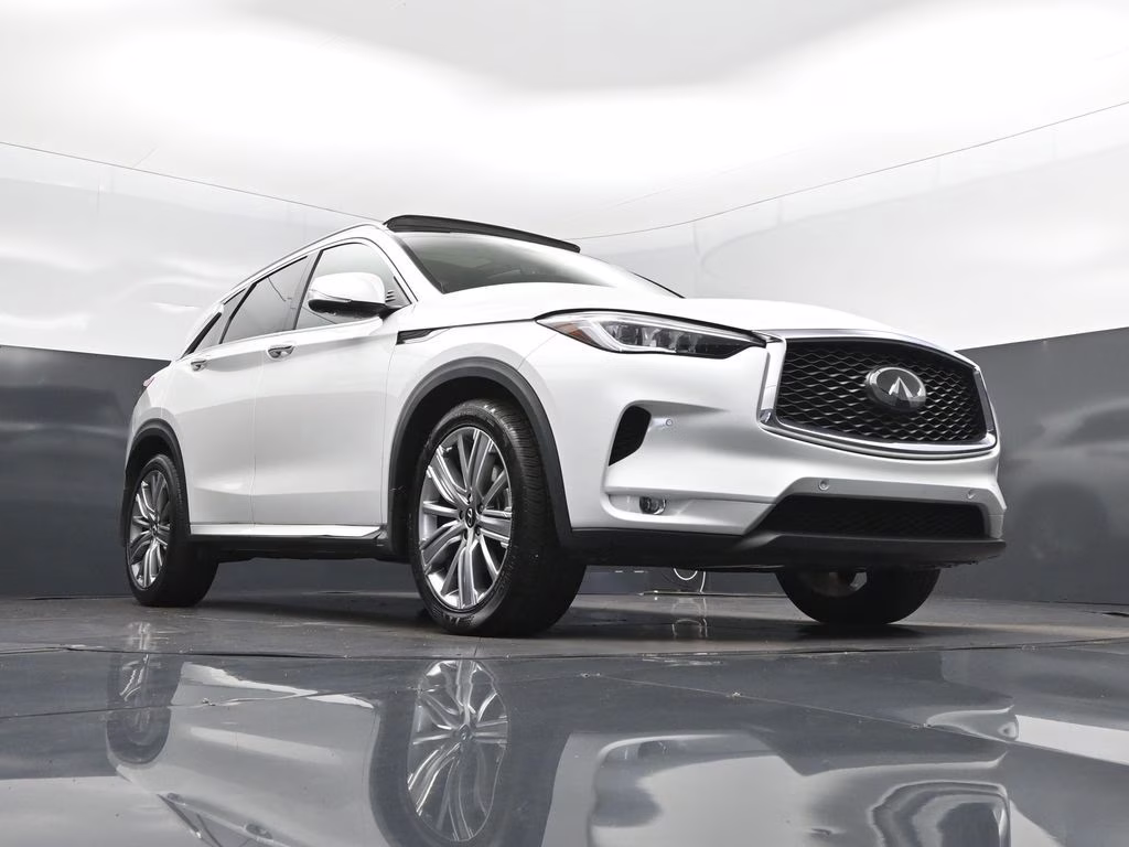 2023 White INFINITI QX50 Sensory AWD SUV