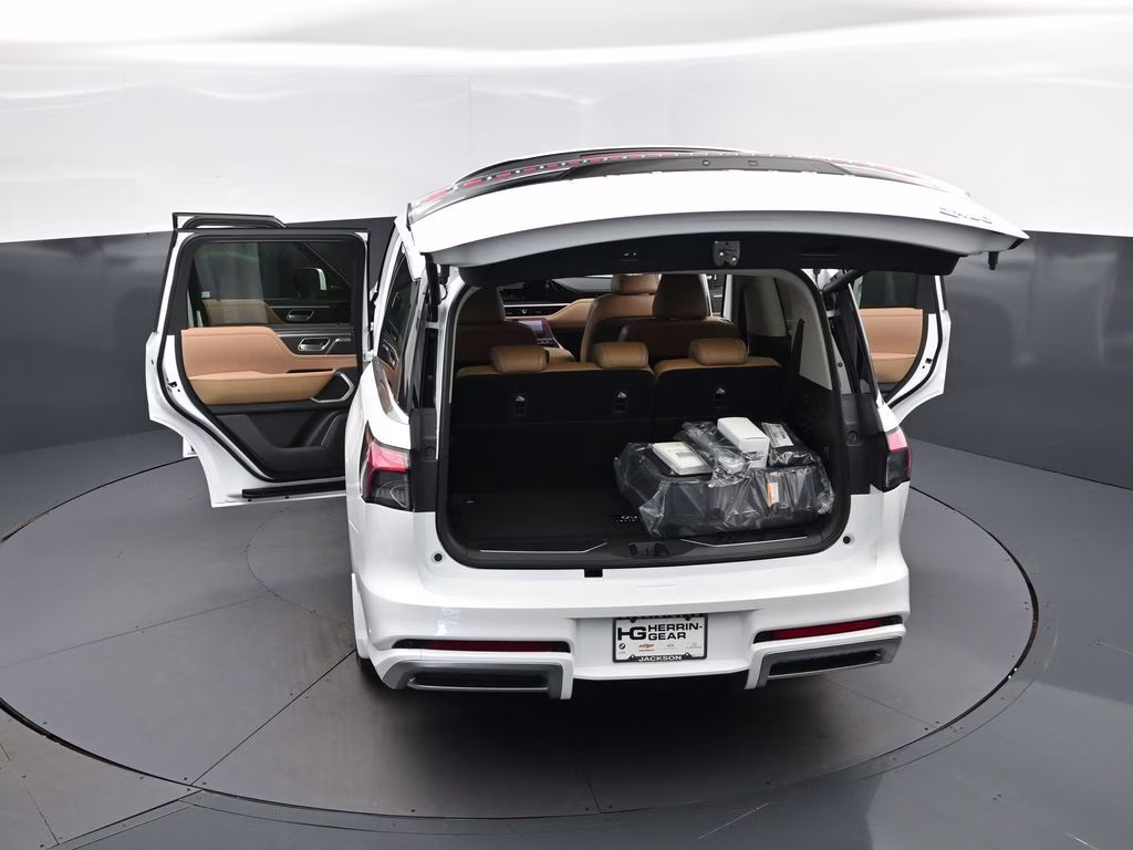 2026 Radiant White INFINITI QX80 LUXE RWD SUV