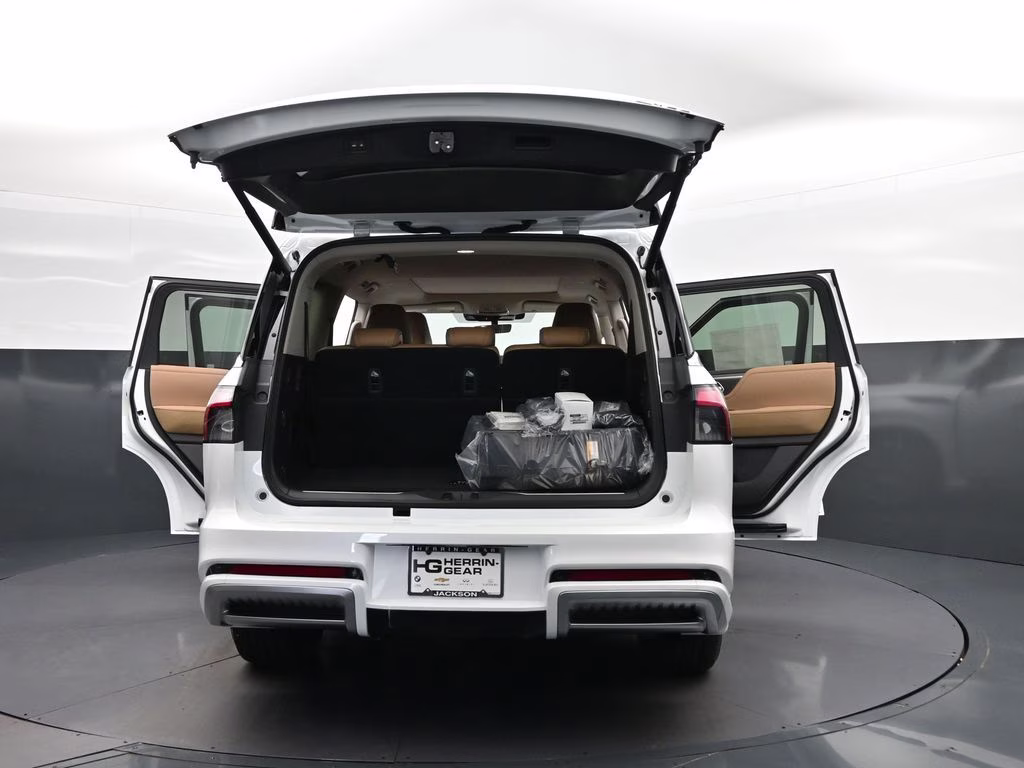 2026 Radiant White INFINITI QX80 LUXE RWD SUV