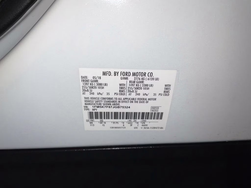 2018 White Platinum Clearcoat Metallic Ford Explorer Limited FWD SUV