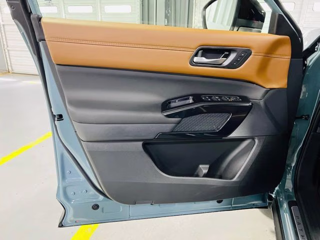 2026 Baltic Teal/Super Black Nissan Pathfinder Platinum FWD SUV