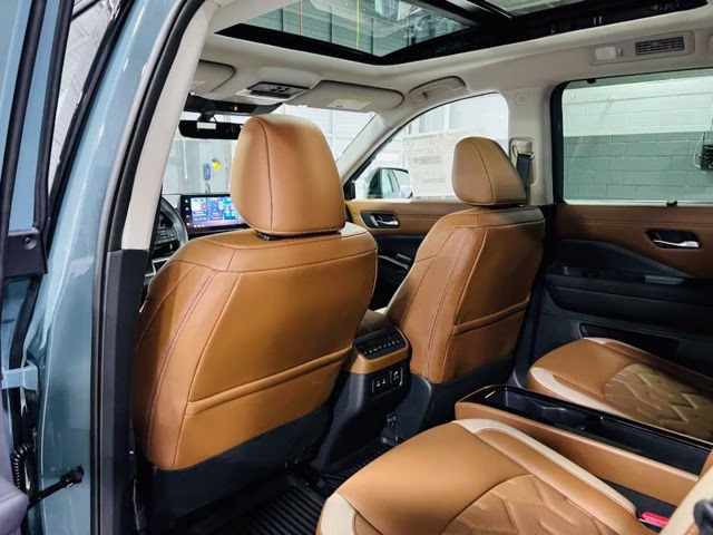 2026 Baltic Teal/Super Black Nissan Pathfinder Platinum FWD SUV