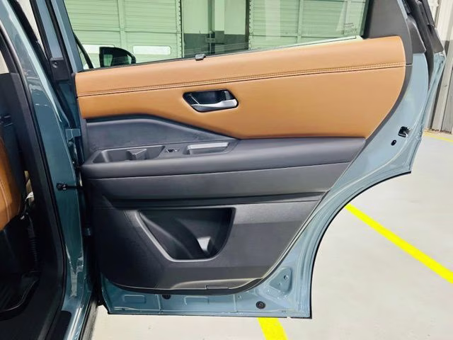 2026 Baltic Teal/Super Black Nissan Pathfinder Platinum FWD SUV
