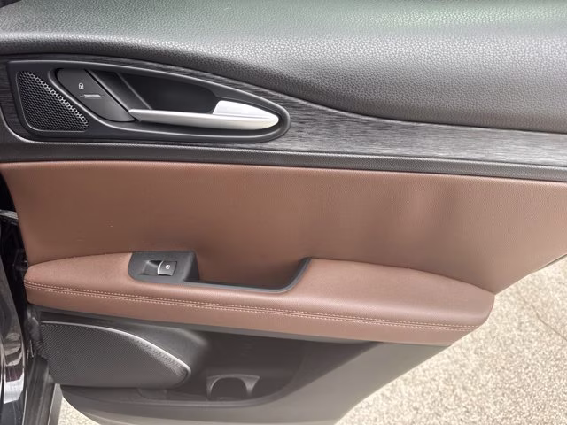 2019 Vulcano Black Metallic Alfa Romeo Stelvio Base AWD SUV