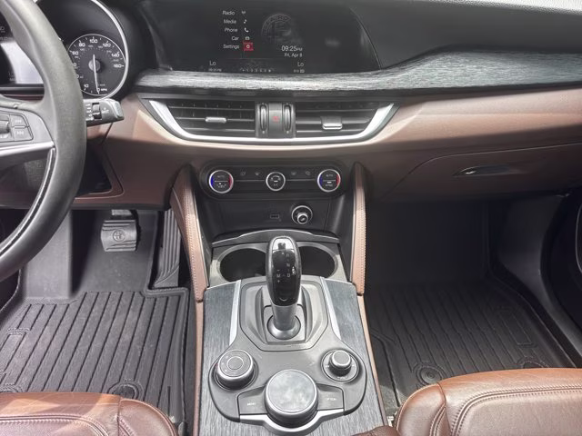 2019 Vulcano Black Metallic Alfa Romeo Stelvio Base AWD SUV