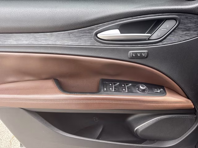 2019 Vulcano Black Metallic Alfa Romeo Stelvio Base AWD SUV