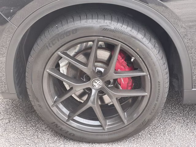 2019 Vulcano Black Metallic Alfa Romeo Stelvio Base AWD SUV