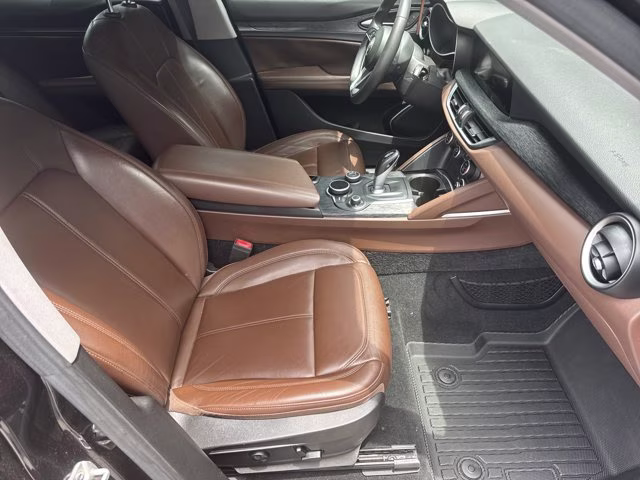 2019 Vulcano Black Metallic Alfa Romeo Stelvio Base AWD SUV