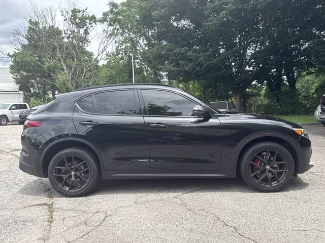 2019 Vulcano Black Metallic Alfa Romeo Stelvio Base AWD SUV
