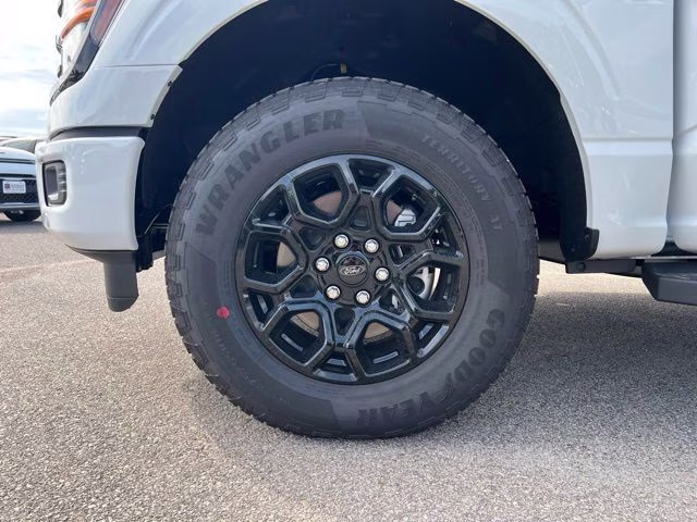 2026 Oxford White Ford F-150 XLT 4X4 Truck