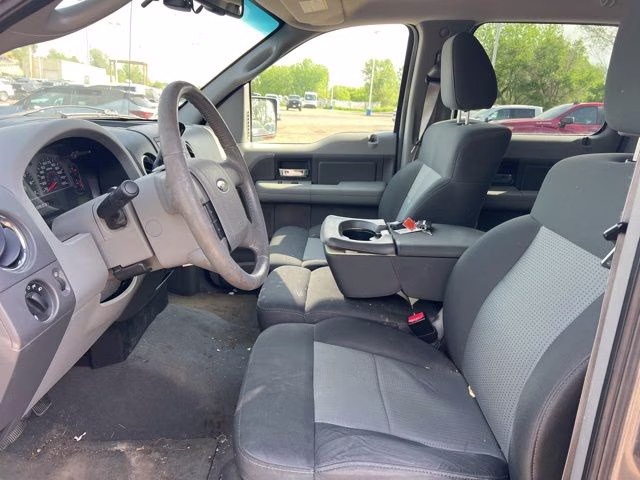 2007 Silver Clearcoat Metallic Ford F-150 XLT 4X4 Truck