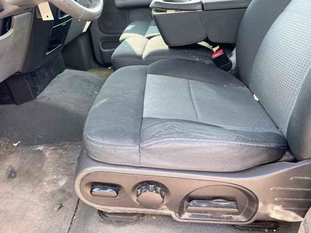 2007 Silver Clearcoat Metallic Ford F-150 XLT 4X4 Truck