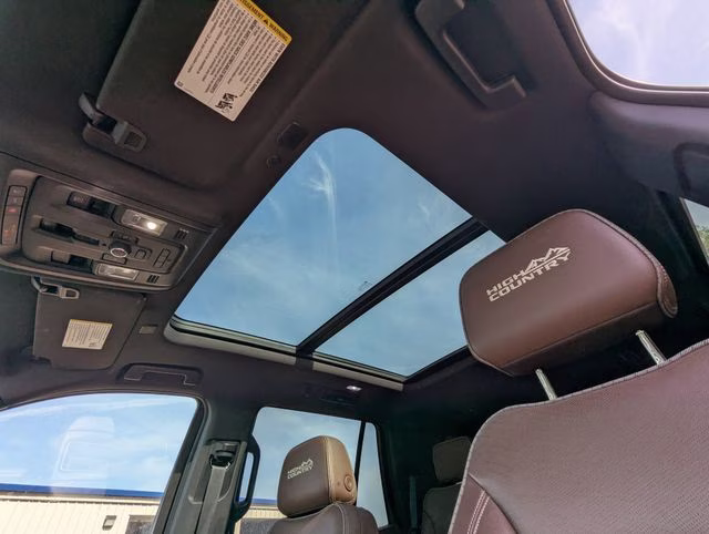 2022 White Chevrolet Tahoe High Country 4X4 SUV