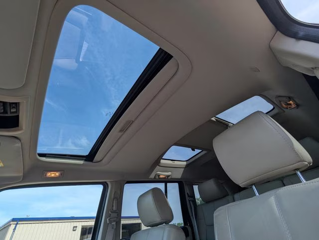 2006 Green Jeep Commander Limited RWD SUV