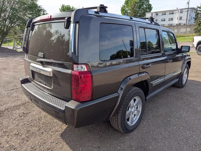 2006 Green Jeep Commander Limited RWD SUV
