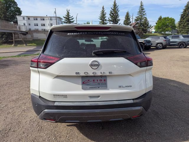 2023 Pearl White Tricoat Nissan Rogue SL AWD SUV