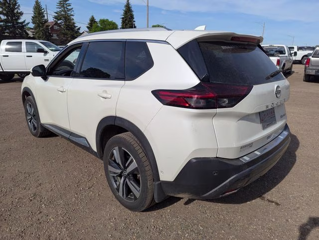 2023 Pearl White Tricoat Nissan Rogue SL AWD SUV