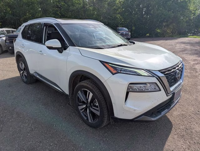2023 Pearl White Tricoat Nissan Rogue SL AWD SUV