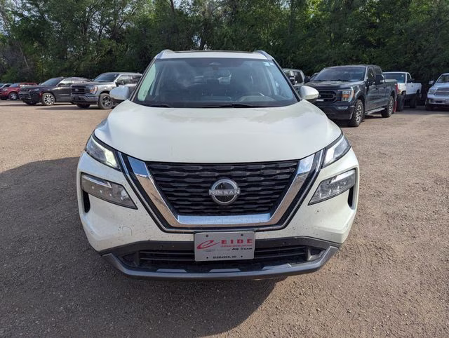 2023 Pearl White Tricoat Nissan Rogue SL AWD SUV