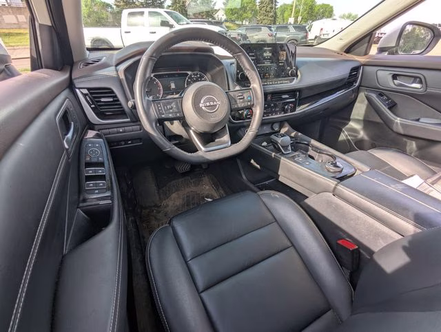 2023 Pearl White Tricoat Nissan Rogue SL AWD SUV
