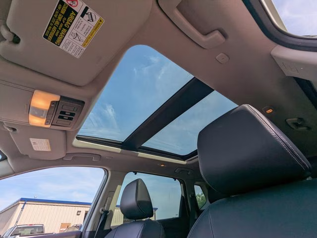 2023 Pearl White Tricoat Nissan Rogue SL AWD SUV