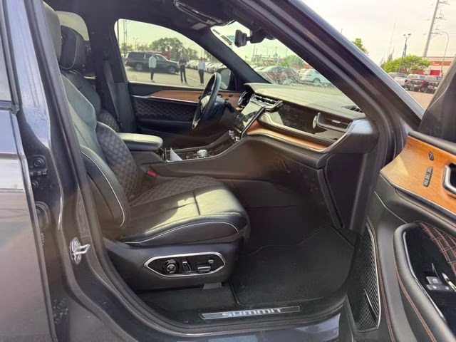 2024 Baltic Gray Metallic Clearcoat Jeep Grand Cherokee L Summit 4X4 SUV