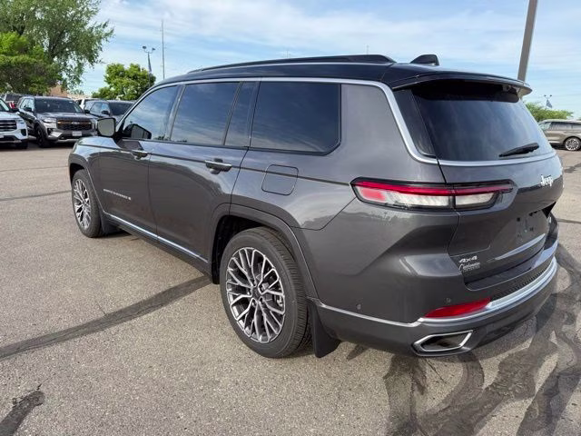 2024 Baltic Gray Metallic Clearcoat Jeep Grand Cherokee L Summit 4X4 SUV