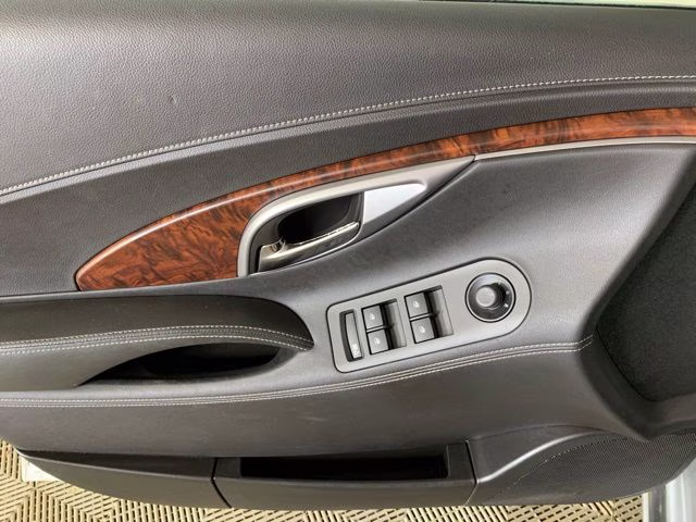 2011 Quicksilver Metallic Buick LaCrosse CXL FWD Sedan