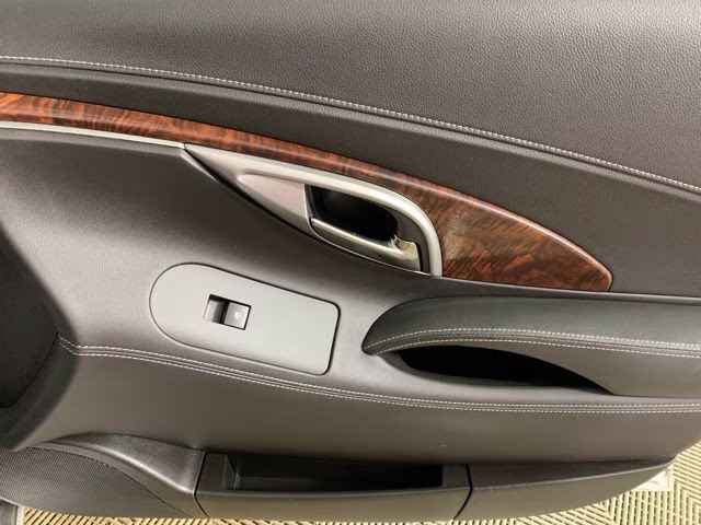 2011 Quicksilver Metallic Buick LaCrosse CXL FWD Sedan