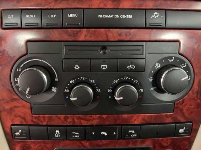 2006 Dark Khaki Pearlcoat Jeep Commander Limited RWD SUV