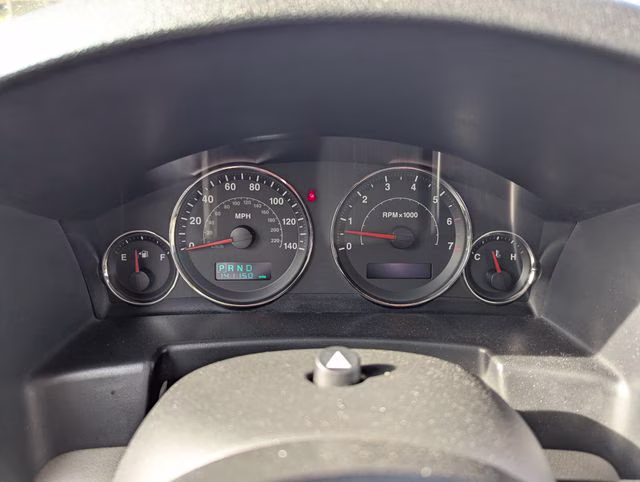 2006 Green Jeep Commander Limited RWD SUV