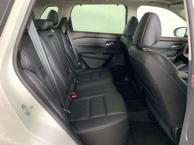 2023 Pearl White Tricoat Nissan Rogue SL AWD SUV