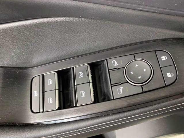 2023 Pearl White Tricoat Nissan Rogue SL AWD SUV