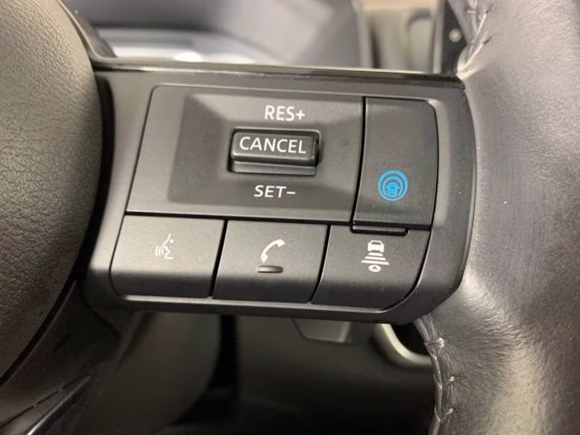 2023 Pearl White Tricoat Nissan Rogue SL AWD SUV