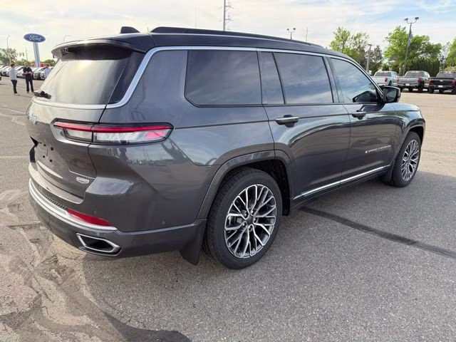 2024 Baltic Gray Metallic Clearcoat Jeep Grand Cherokee L Summit 4X4 SUV