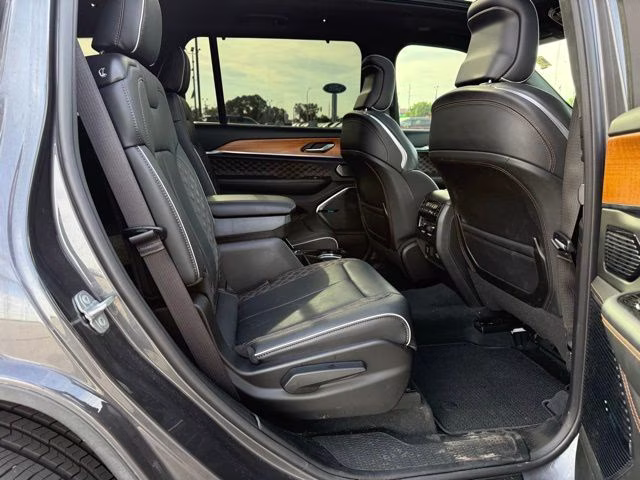 2024 Baltic Gray Metallic Clearcoat Jeep Grand Cherokee L Summit 4X4 SUV