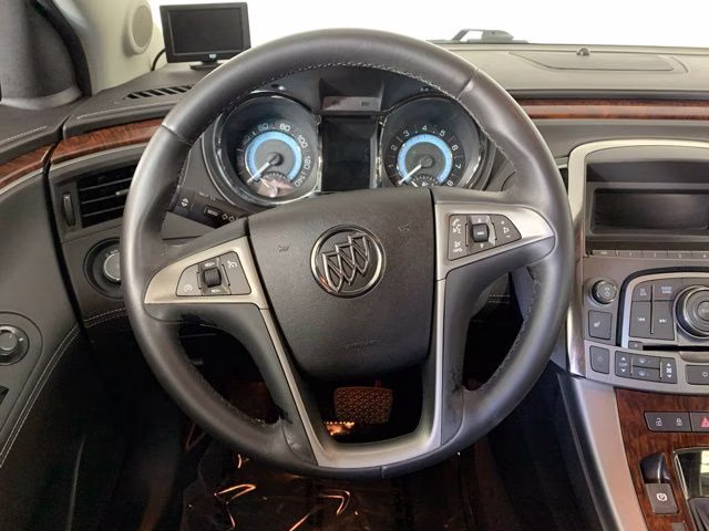 2011 Quicksilver Metallic Buick LaCrosse CXL FWD Sedan