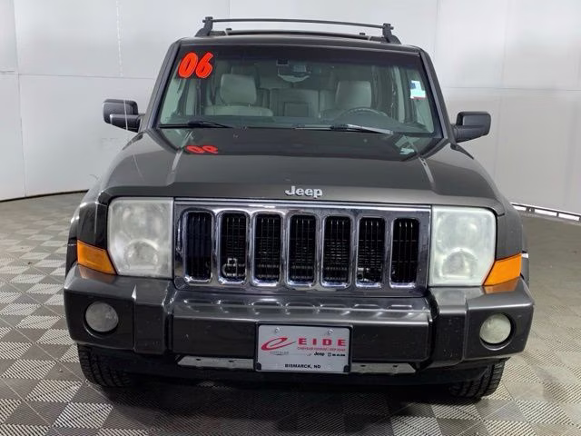 2006 Dark Khaki Pearlcoat Jeep Commander Limited RWD SUV