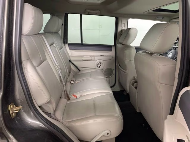 2006 Dark Khaki Pearlcoat Jeep Commander Limited RWD SUV
