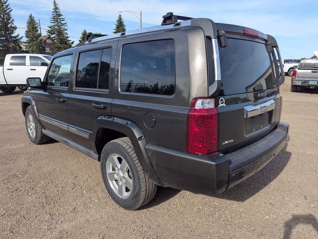 2006 Green Jeep Commander Limited RWD SUV