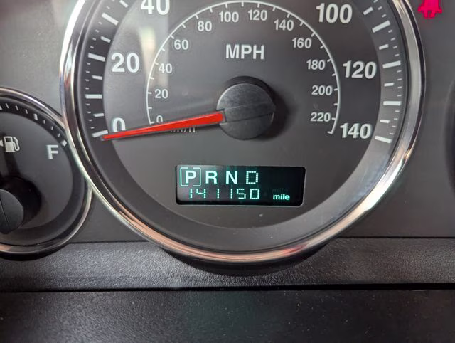 2006 Green Jeep Commander Limited RWD SUV