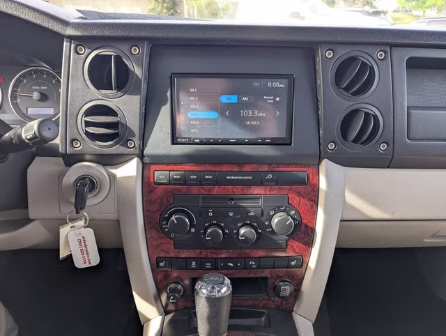 2006 Green Jeep Commander Limited RWD SUV