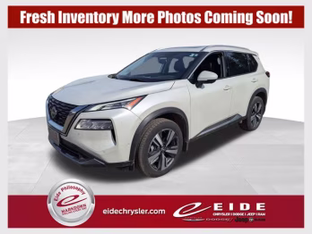 2023 Pearl White Tricoat Nissan Rogue SL AWD SUV