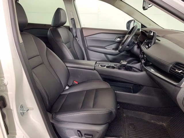 2023 Pearl White Tricoat Nissan Rogue SL AWD SUV