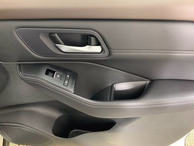 2023 Pearl White Tricoat Nissan Rogue SL AWD SUV