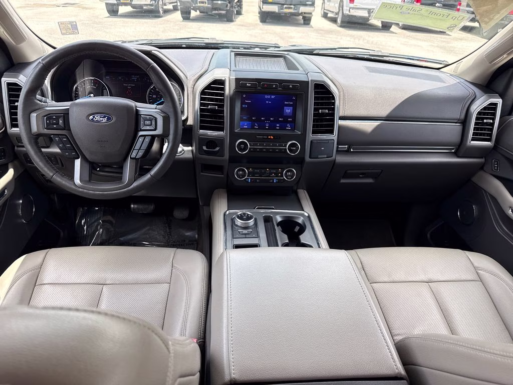 2020 Blue Metallic Ford Expedition XLT RWD SUV